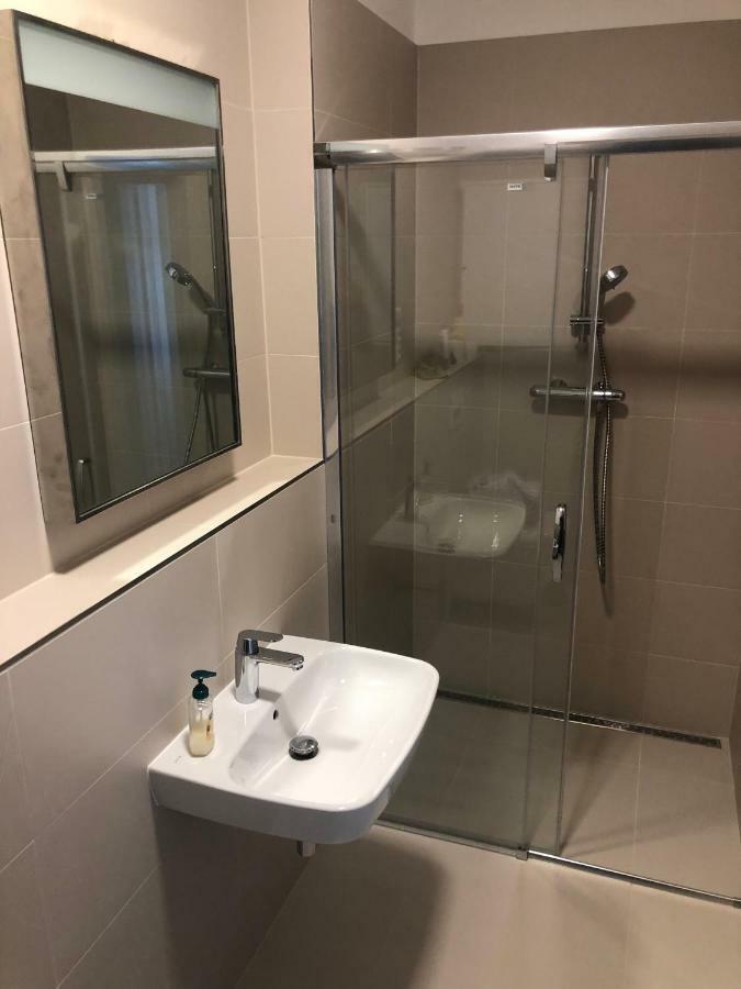 Luxury Apartment With Private Garden Прага Екстер'єр фото